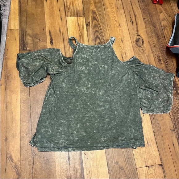 Torrid Crochet Cold Shoulder Top Mineral Wash Olive Size 1 H - Picture 5 of 6